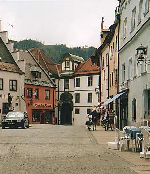 In Bavrian Town (Fussen).jpg (47338 bytes)