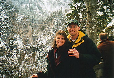 Neuschwanstein Walkway - TJ N Charly.jpg (57924 bytes)