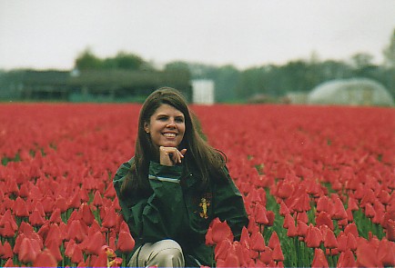 Charly in Tulip Field.jpg (35519 bytes)