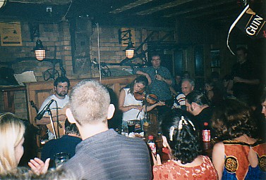 Band at Pub3.jpg (43291 bytes)