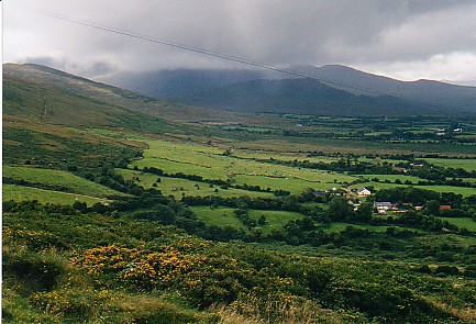 Ireland Countryside2.jpg (59441 bytes)