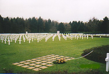 Crosses from Gen MacArthur's Grave.jpg (37531 bytes)