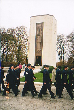 SFS Marching from Memorial.jpg (45660 bytes)