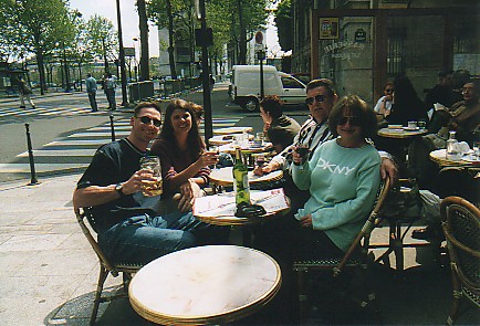 Drinks at Cafe.jpg (63458 bytes)